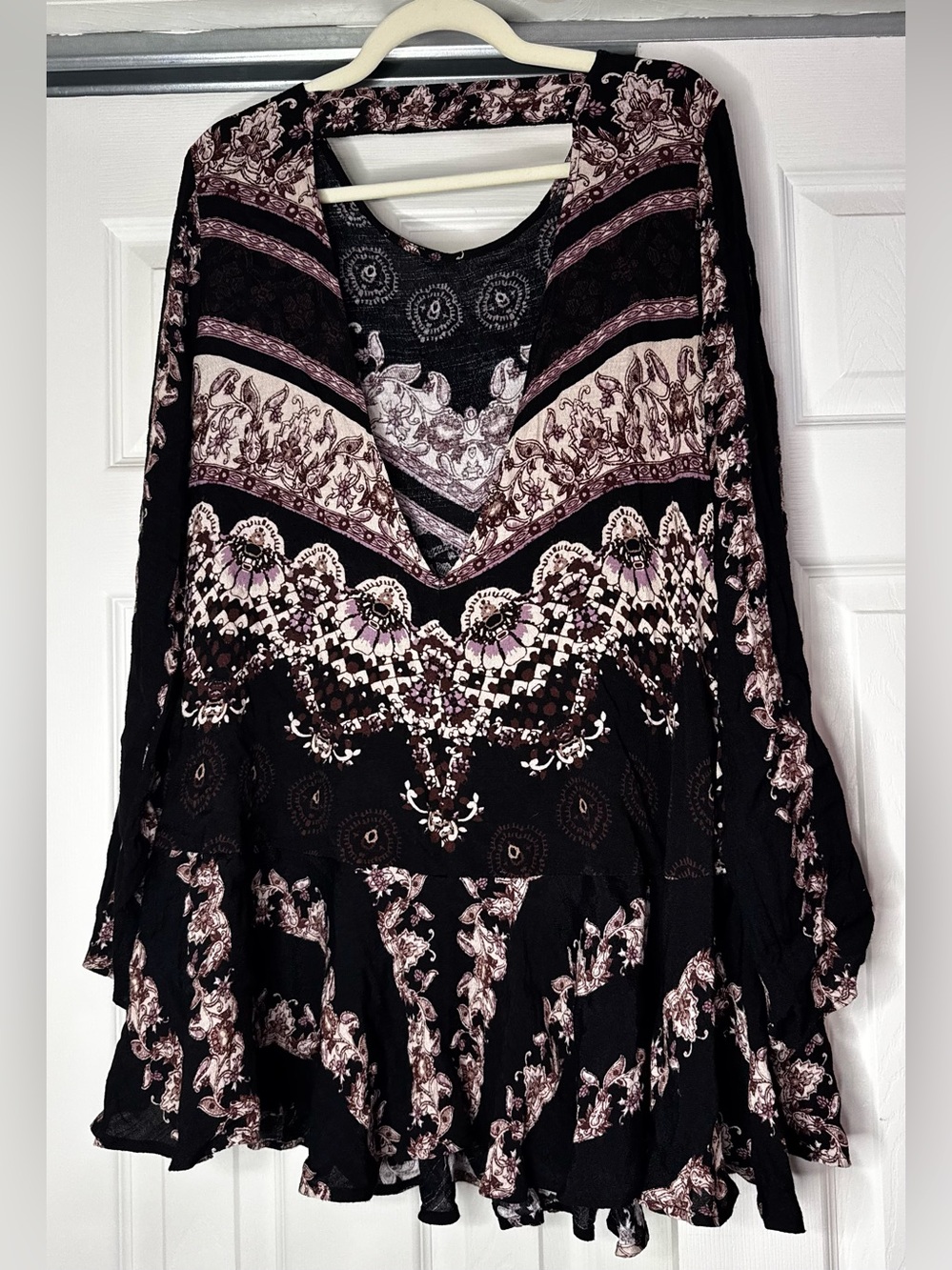 Free People Black and Purple Printed Cut Out Back Tunic Blouse - Size L - Picture 3 of 5